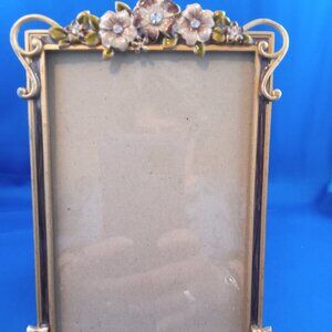 Enamel flower and rhinestone gold tone picture frame for 4''x6'' photo
